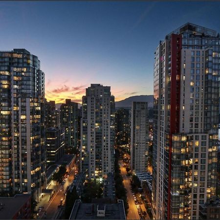 Robson & Granville Luxury Suite Ванкувер Экстерьер фото